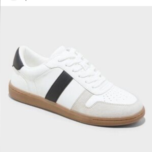 Universal Thread Shoes - TARGET Universal Threads sneakers - size 9.5